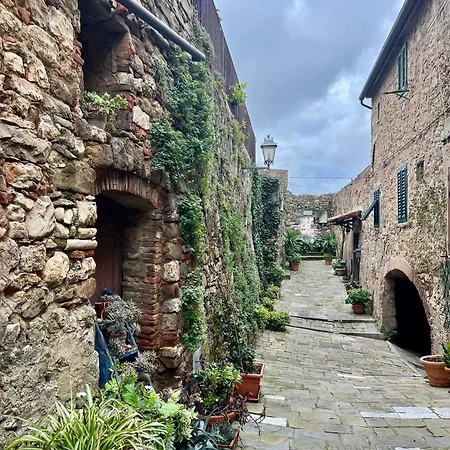 Bed & Breakfast La Fucinaia Pet Friendly Adults Only Campiglia Marittima