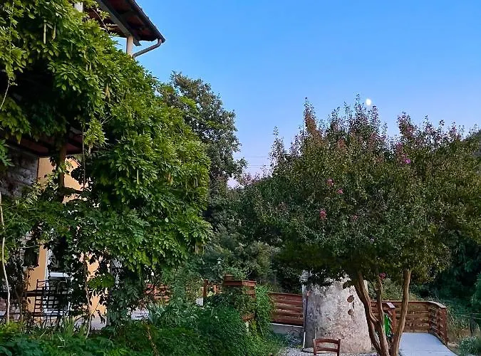 La Fucinaia Pet Friendly Adults Only Panzió